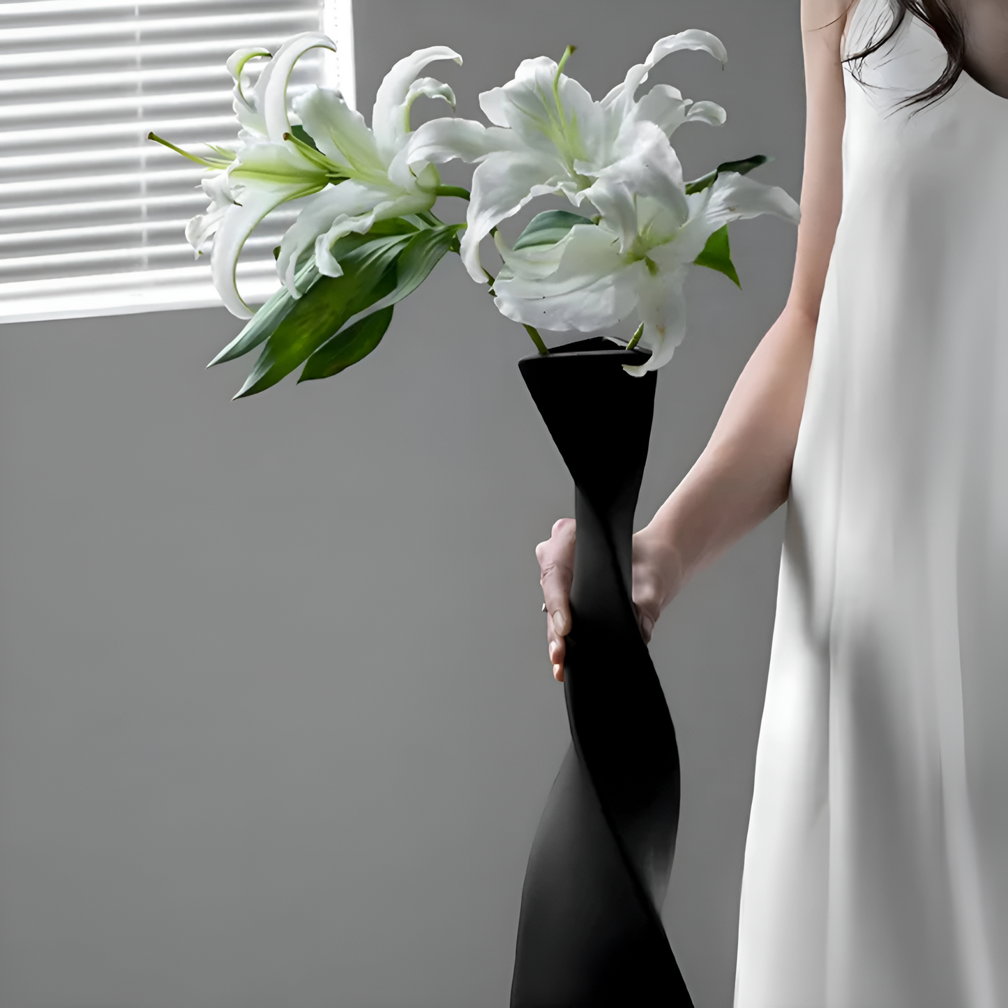 TwistForm | Sleek Spiral Ceramic Vase – Elegant Twist Design for Modern Spaces