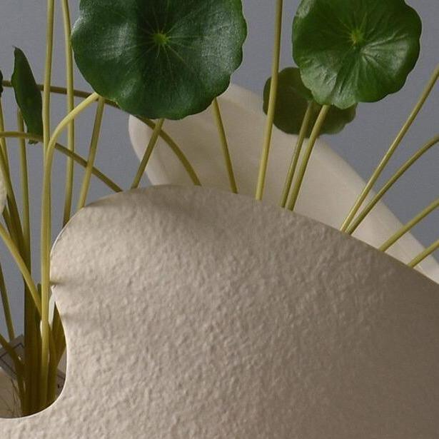 EggVase | Cracked Egg Ceramic Vase