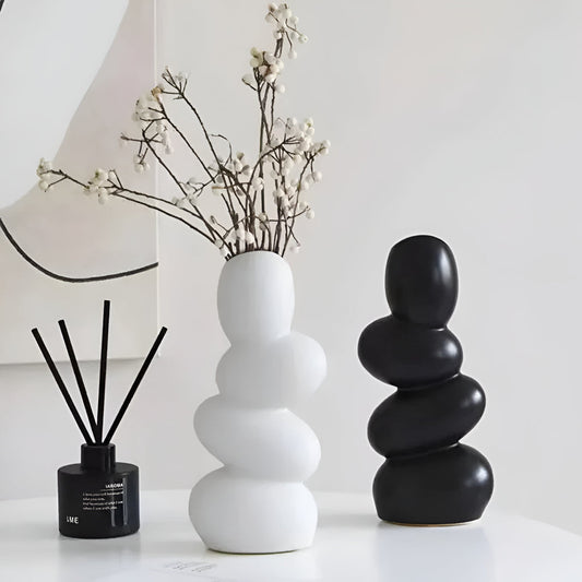 VaseCraft | Modern Sculpted Ceramic Vase with Artistic Flair