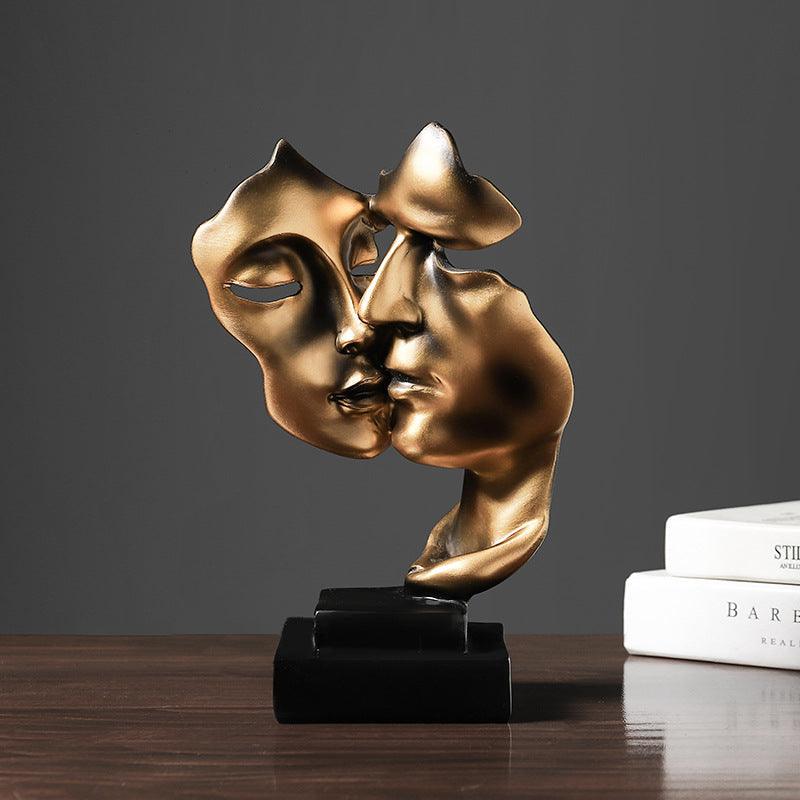 Golden Affection | Luxurious Romantic Sculpture