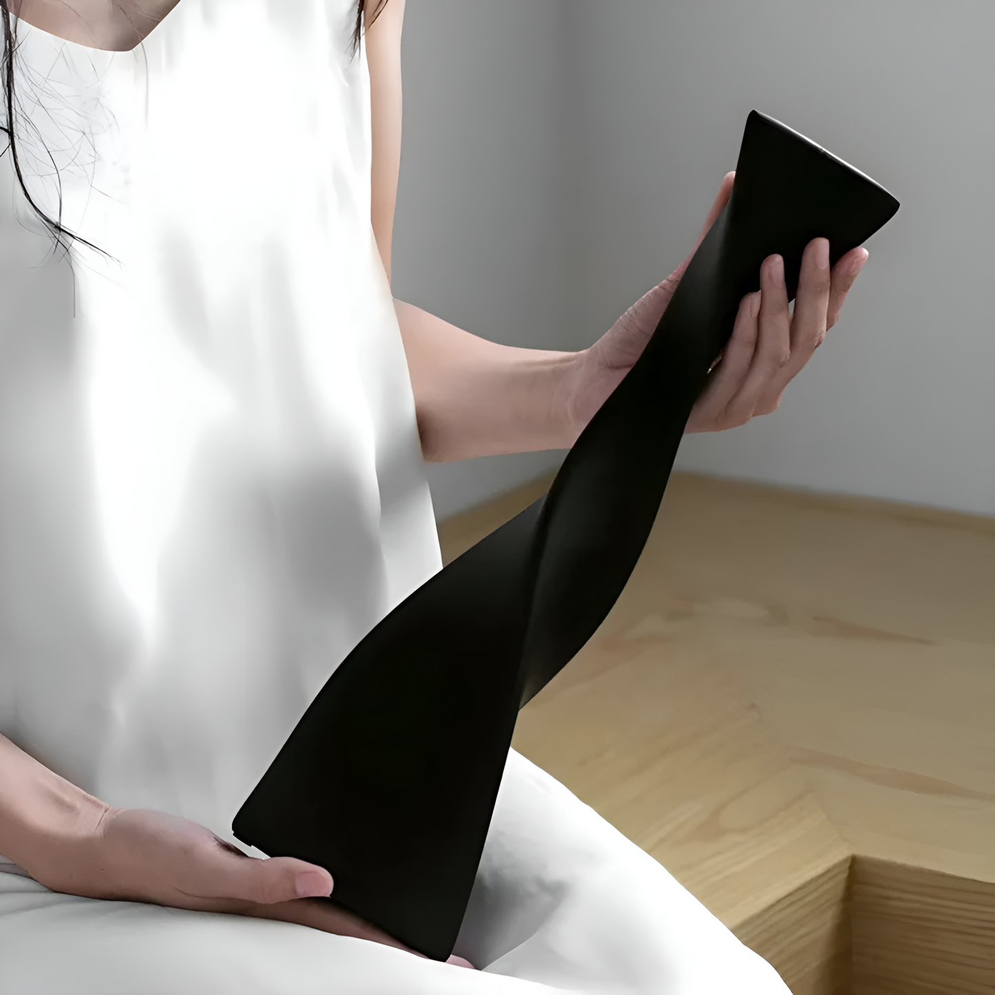 TwistForm | Sleek Spiral Ceramic Vase – Elegant Twist Design for Modern Spaces