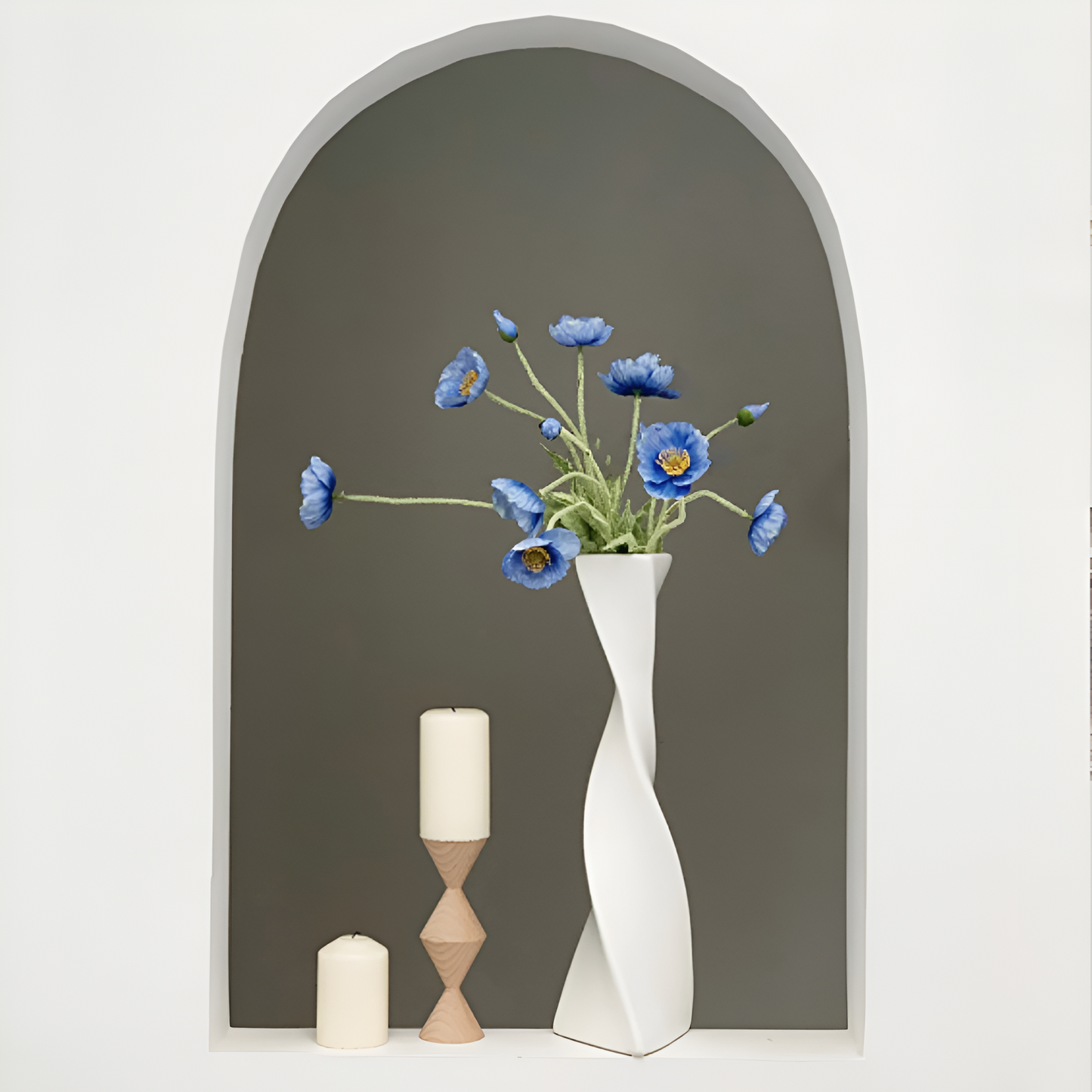 TwistForm | Sleek Spiral Ceramic Vase – Elegant Twist Design for Modern Spaces