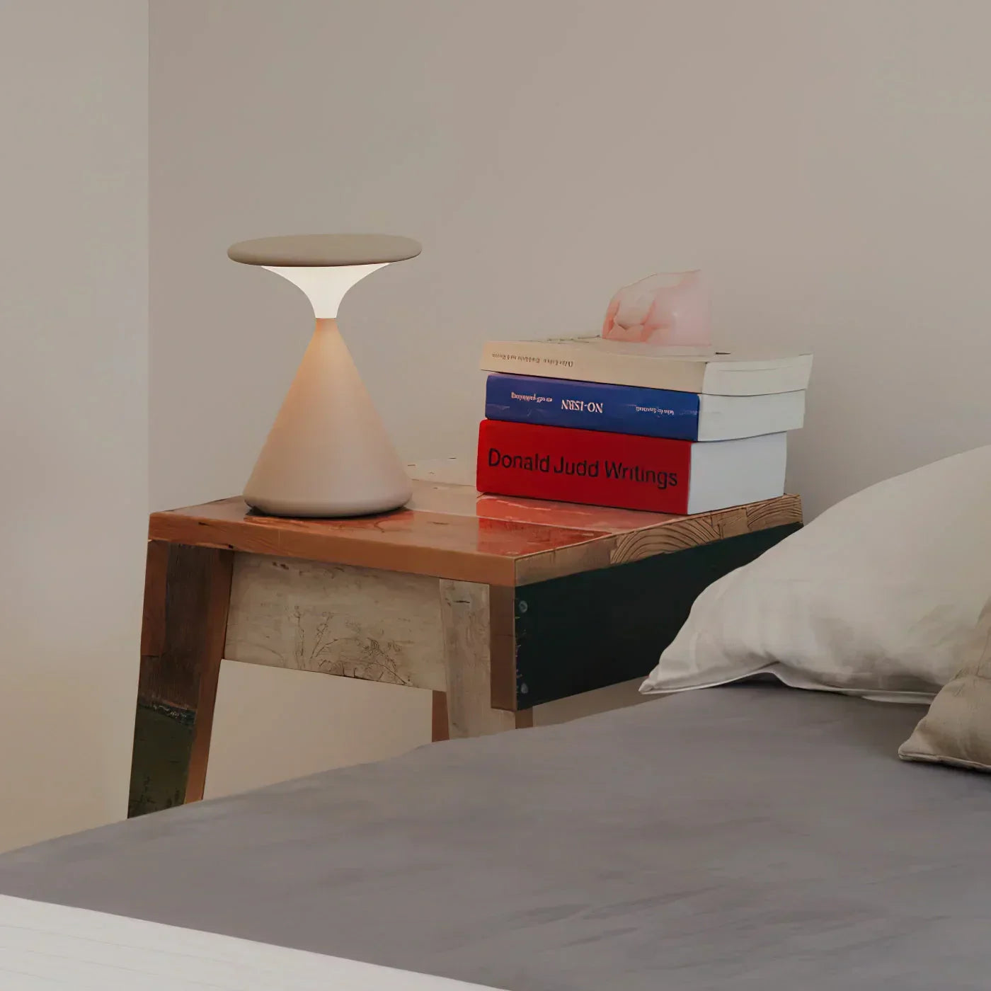 AeronGlow | Wireless Hourglass Table Lamp