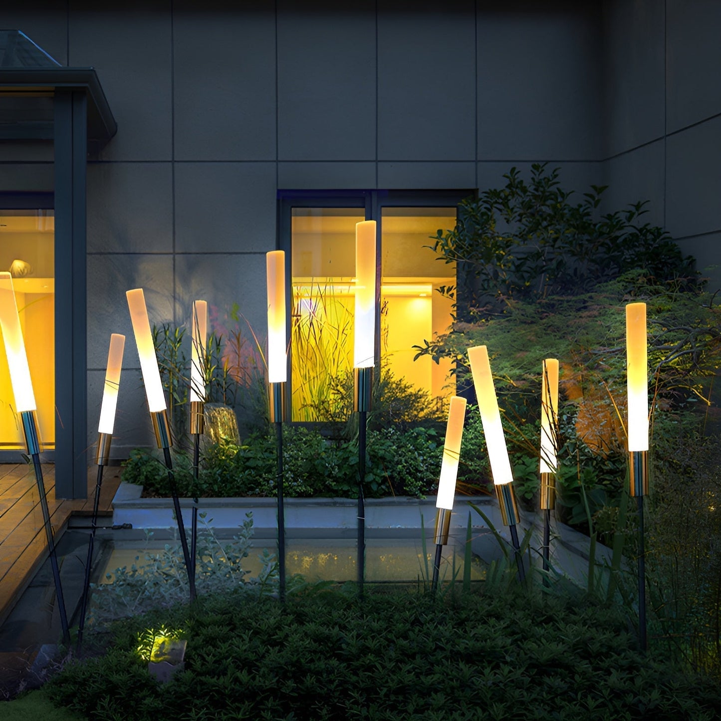 SolarBloom | Modern Solar-Powered Garden Light