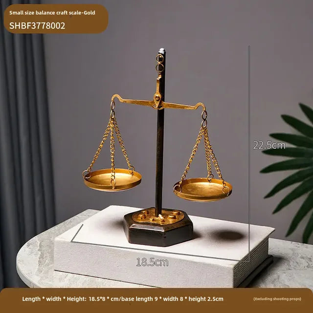 DecoBalance | Sleek Vintage-Inspired Metal Scale