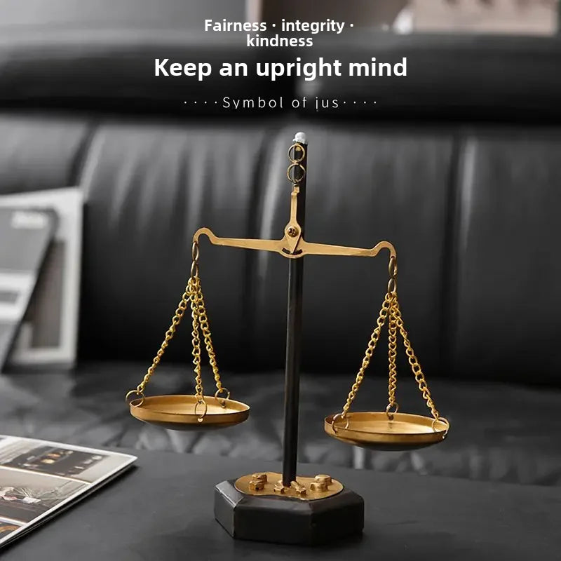 DecoBalance | Sleek Vintage-Inspired Metal Scale
