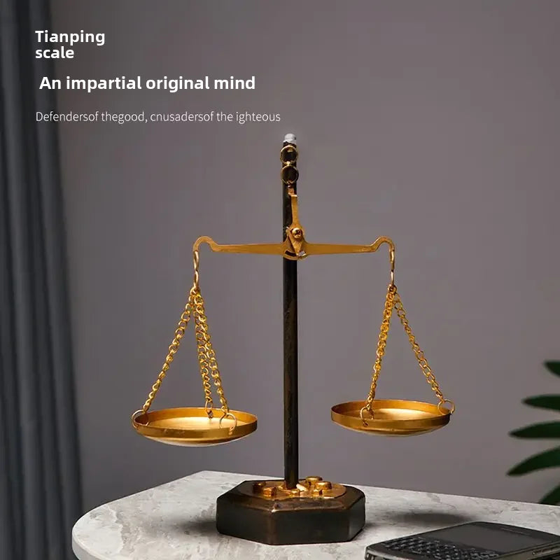 DecoBalance | Sleek Vintage-Inspired Metal Scale