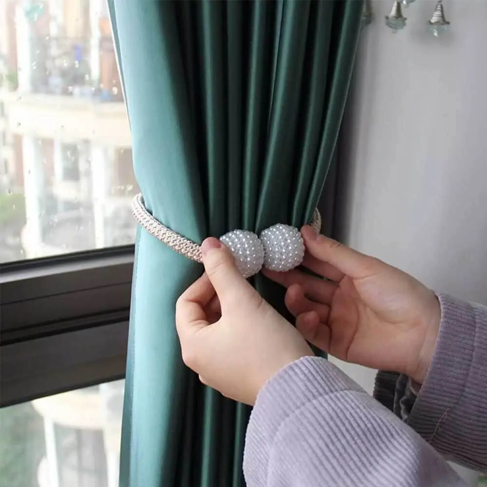 DecoCharm – Magnetic Curtain Clips