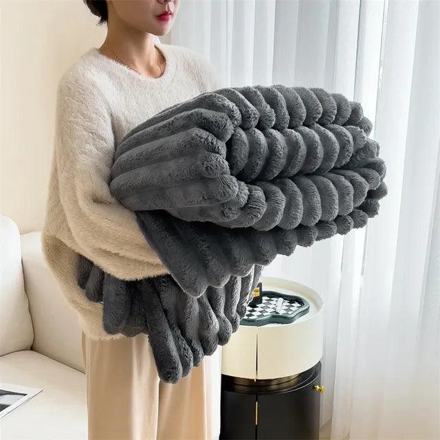 CozyNest | Ultra-Soft Warm Fleece Throw Blanket