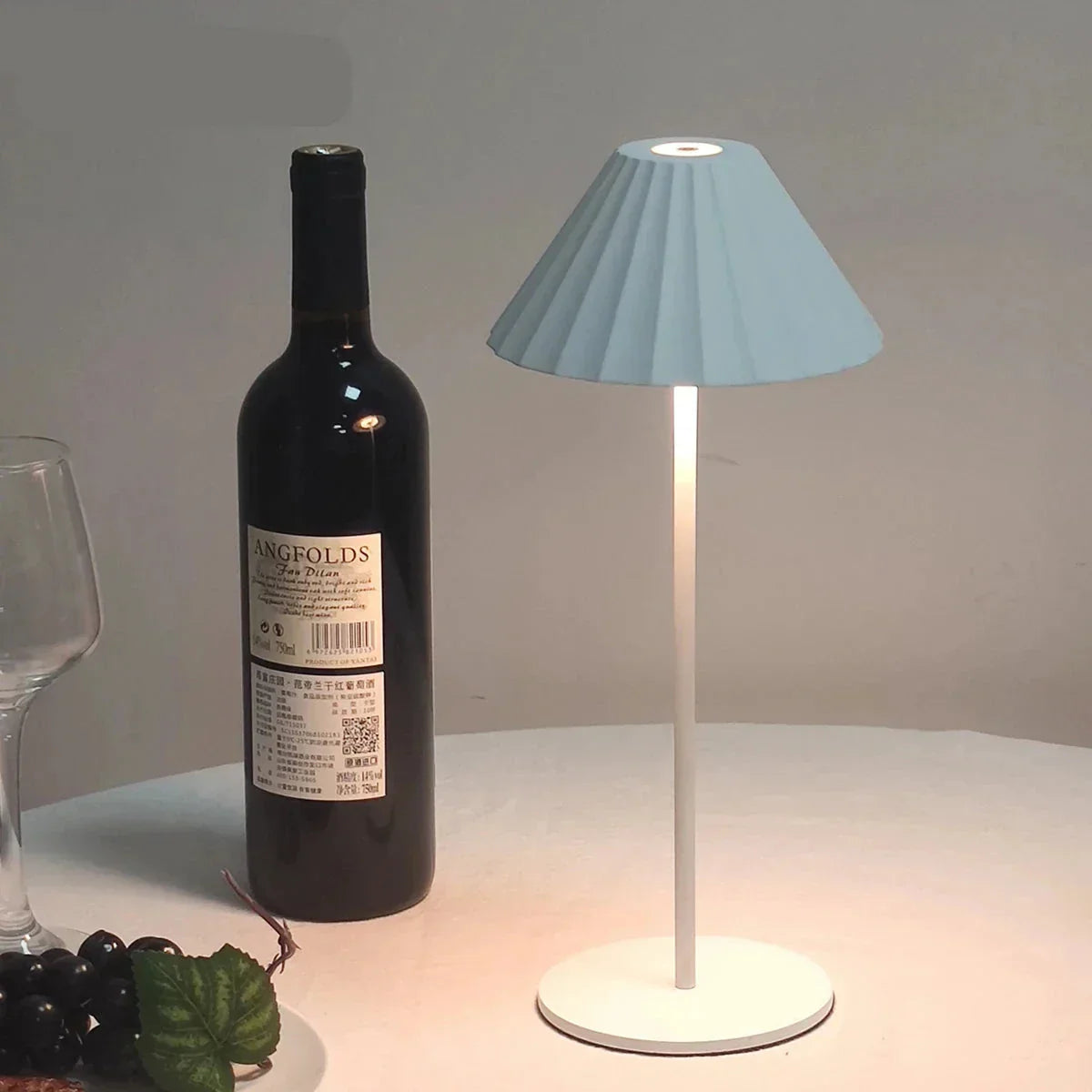 NordLume | Sleek Scandinavian Aluminum LED Table Lamp