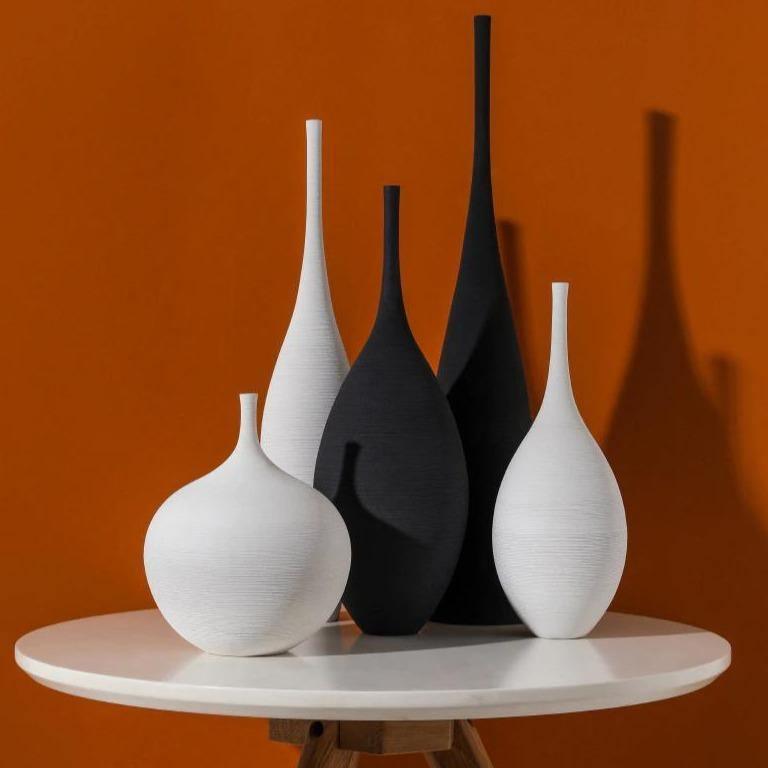 Sculpted Simplicity | Ultra-Slim Gamma Vases