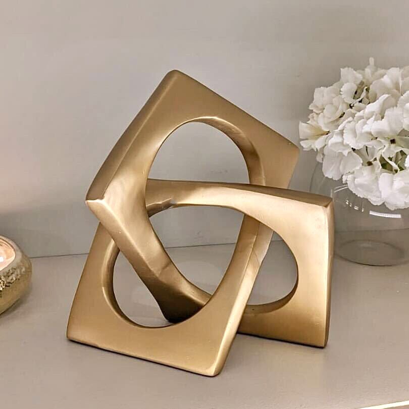 GleamKnot | Elegant Gold Decorative Knot Sculpture