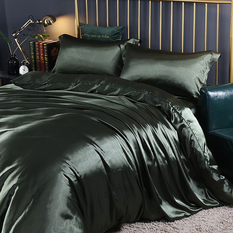 SilkDream | 4-Piece Satin Bedding Set with Pillow Covers