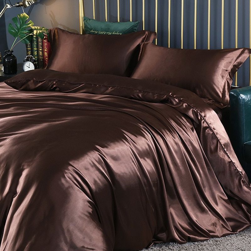 SilkDream | 4-Piece Satin Bedding Set with Pillow Covers