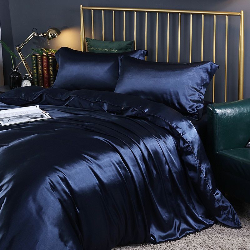SilkDream | 4-Piece Satin Bedding Set with Pillow Covers