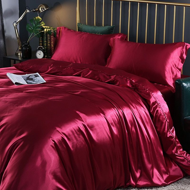 SilkDream | 4-Piece Satin Bedding Set with Pillow Covers