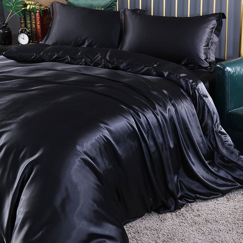 SilkDream | 4-Piece Satin Bedding Set with Pillow Covers