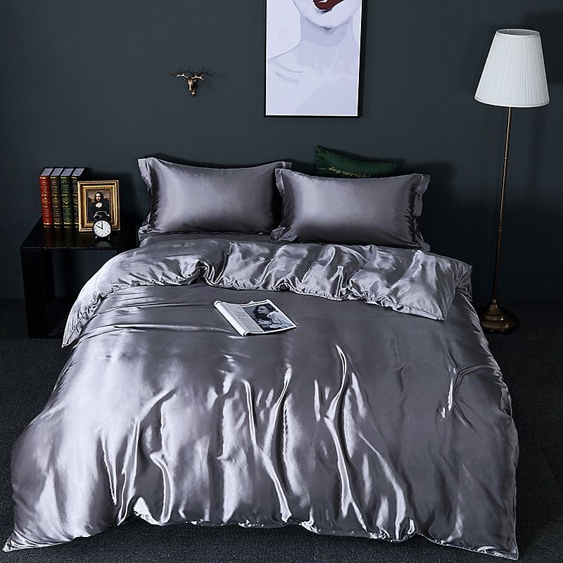 SilkDream | 4-Piece Satin Bedding Set with Pillow Covers