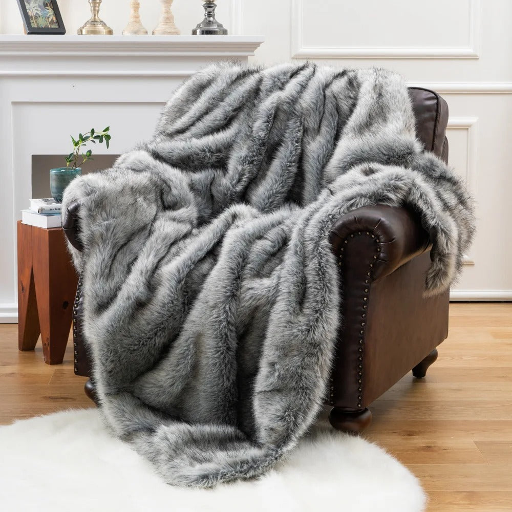 VelvetFrost | Luxurious Faux Fur Blanket
