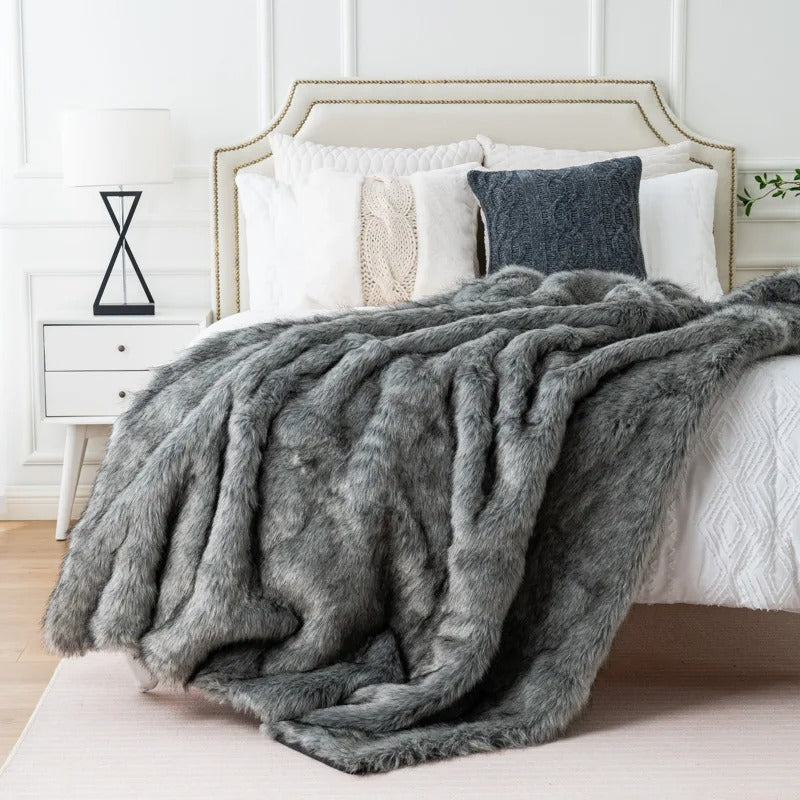 VelvetFrost | Luxurious Faux Fur Blanket