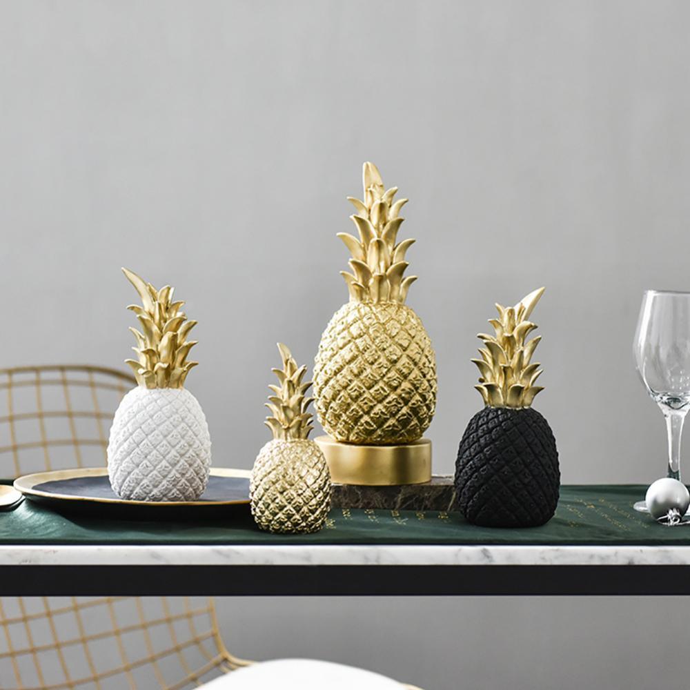 Tropical Glam | Shiny Pineapple Decor