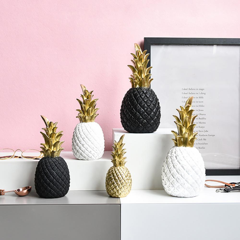 Tropical Glam | Shiny Pineapple Decor