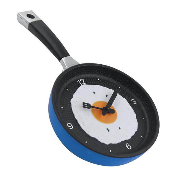 SizzleTime | Quirky Frying Pan Wall Clock