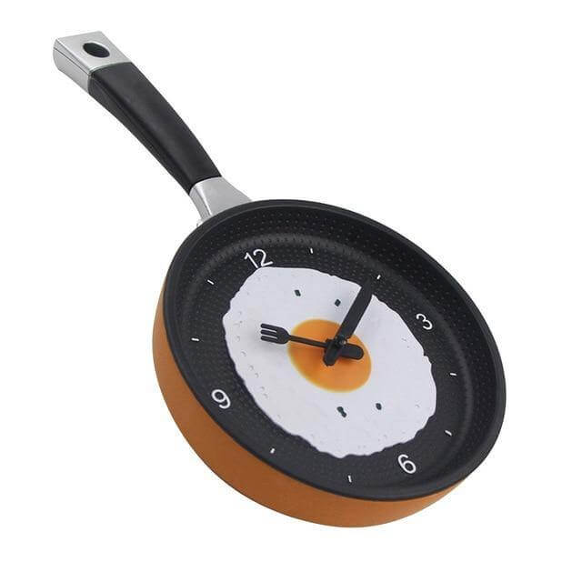 SizzleTime | Quirky Frying Pan Wall Clock