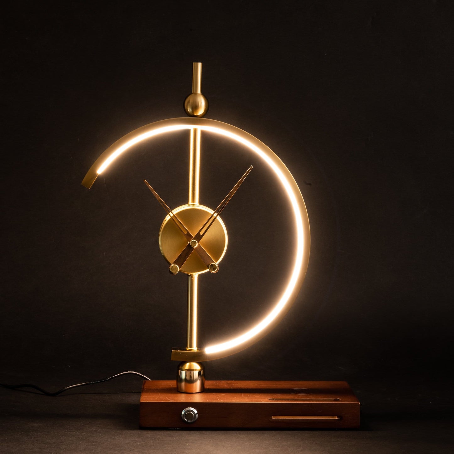 ChronoLamp | Vintage-Inspired Table Clock Lamp