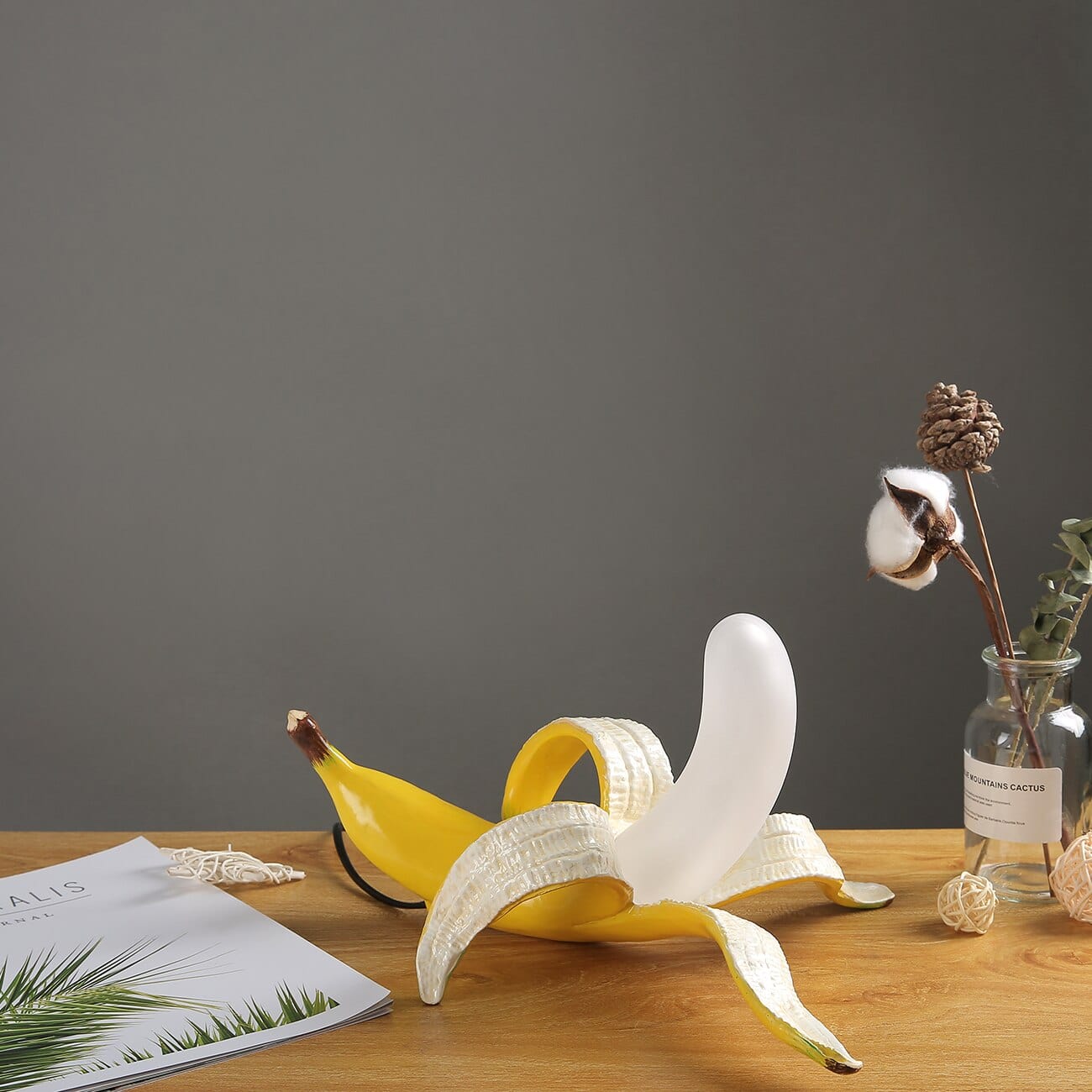 GlowBanana | Playful Golden Banana Table Lamp